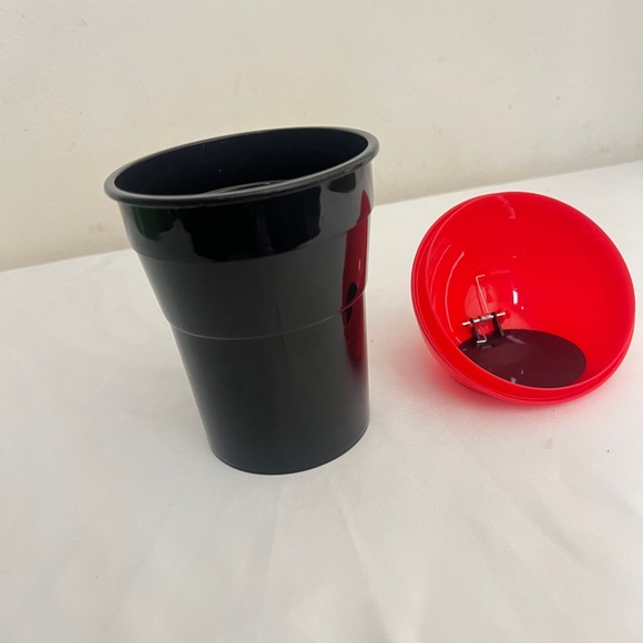 New Plastic Car Cup holder Garbage Can. Portable Trash Can for car, Office (Red) - Picture 6 of 11
